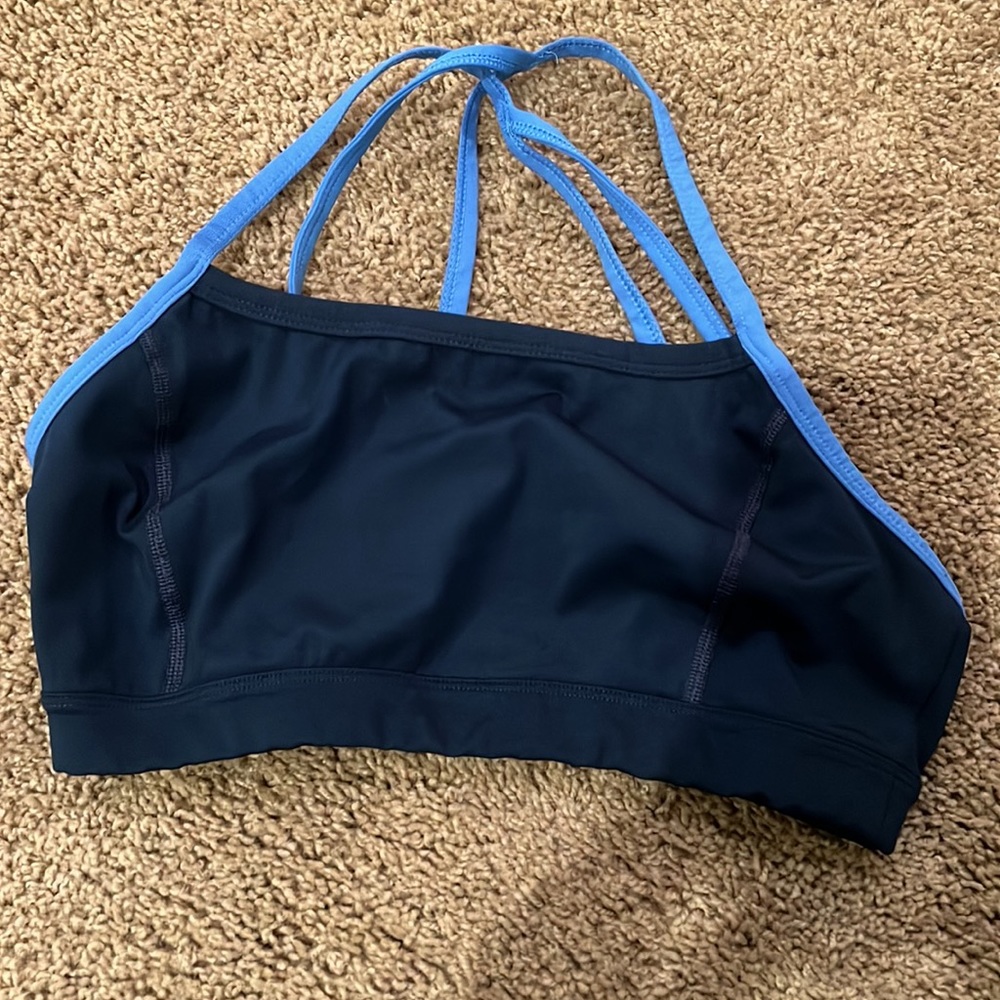 Sports bra bundle- 4 mediums - Picture 10 of 12